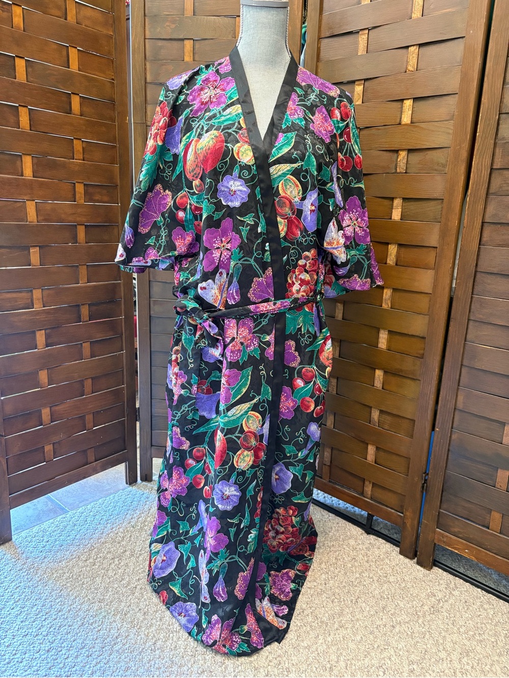 Vintage 80s women’s Black Floral Satin Kimono Robe botanical cherries